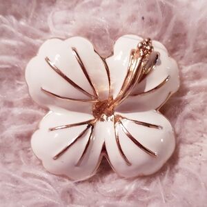 Hibiscus Flower Brooch Pin 3D White Enamel Gloss Gold Accents Vintage